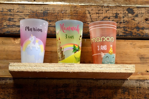 gobelet-enfant-personnalise-anniversaire-fete-age-prenom-cadeau-surprise-petit gobelet-personnalise-reutilisable-anniversaire-fete-enfant-age-prenom