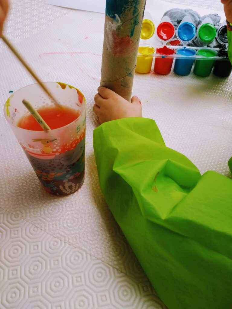 reutilisation gobelet plastique peinture bricolage enfant